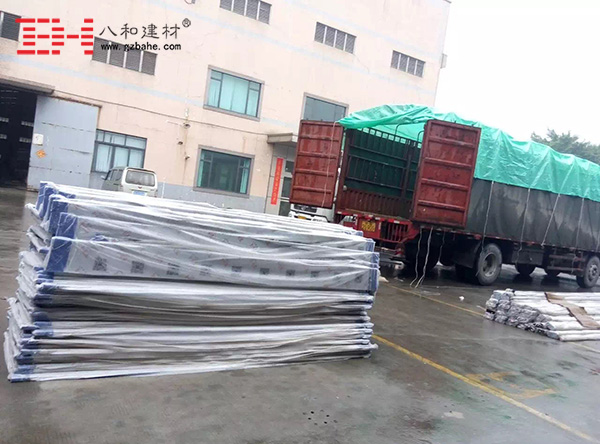 【發貨動態】贛州奧迪汽車展廳外墻沖孔鋁單板 【發貨動態】贛州奧迪汽車展廳外墻沖孔鋁單板