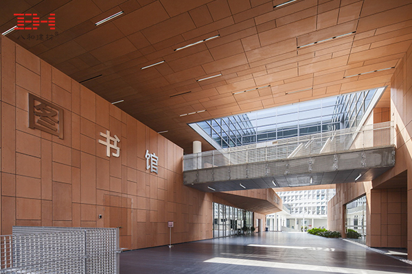 造型鋁單板、格柵、金屬拉伸板-南方科技大學(xué)讀書館02.jpg 造型鋁單板、格柵、金屬拉伸板-南方科技大學(xué)讀書館02.jpg